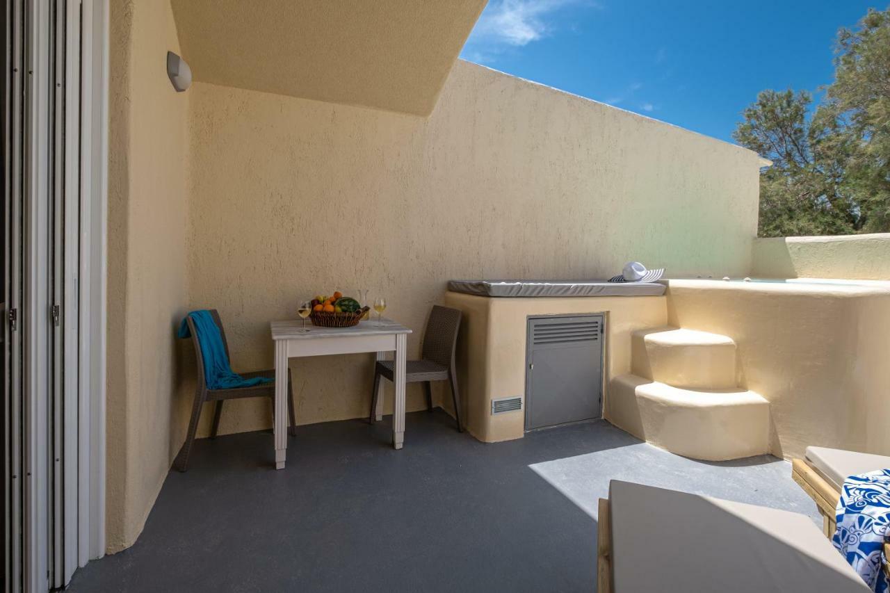 Cyclops Beach Apartments Playa de Perivolos Exterior foto